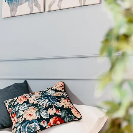 Luxurious - Near Old Town Διαμέρισμα *