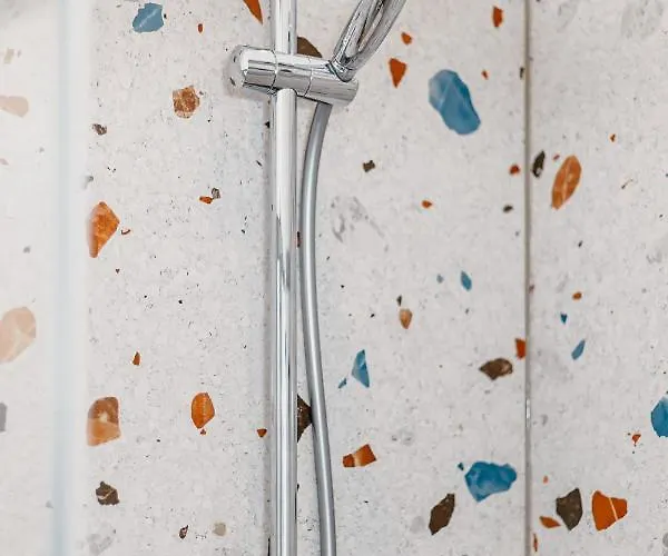 Luxurious - Near Old Town