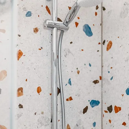 Luxurious - Near Old Town